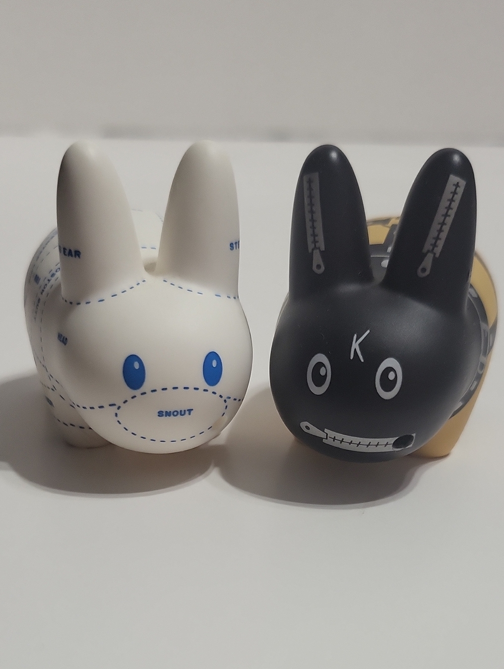 Frank Kozik's Smorkin' Labbit 2.5-inch Vinyl Art Toys Produced By Kidrobot